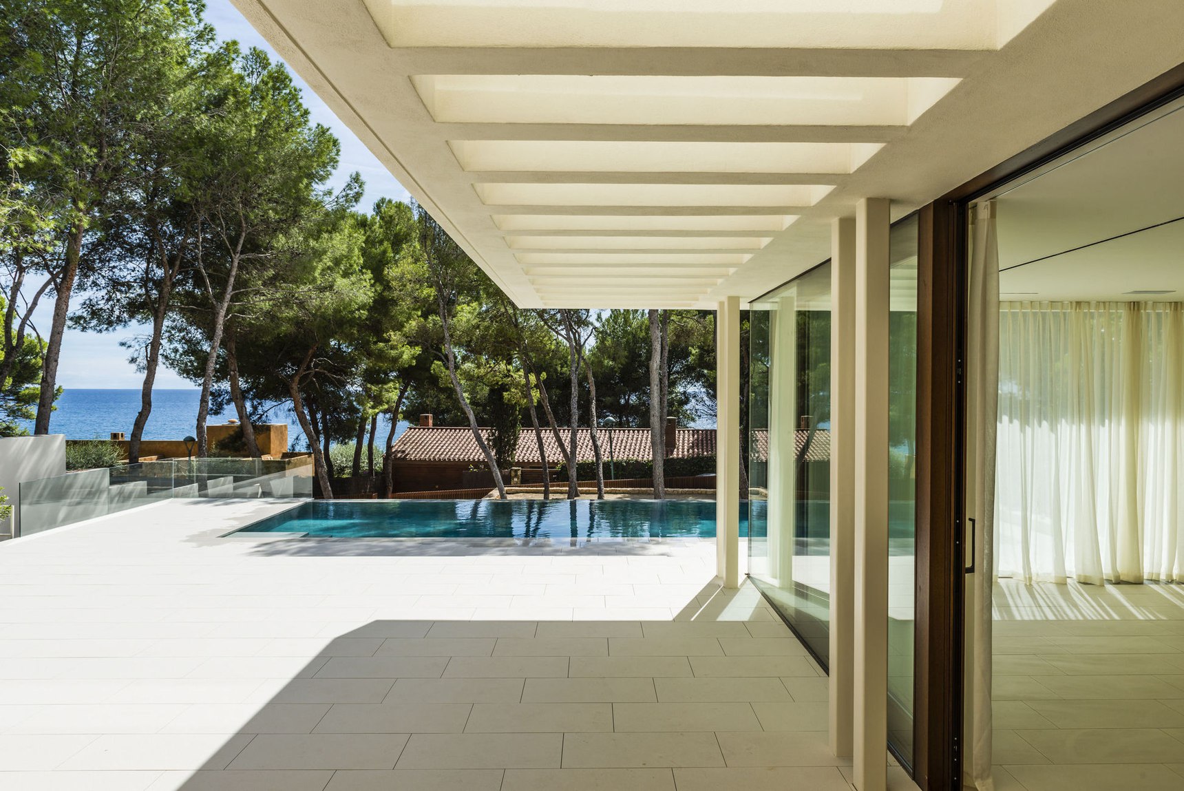 Villa T