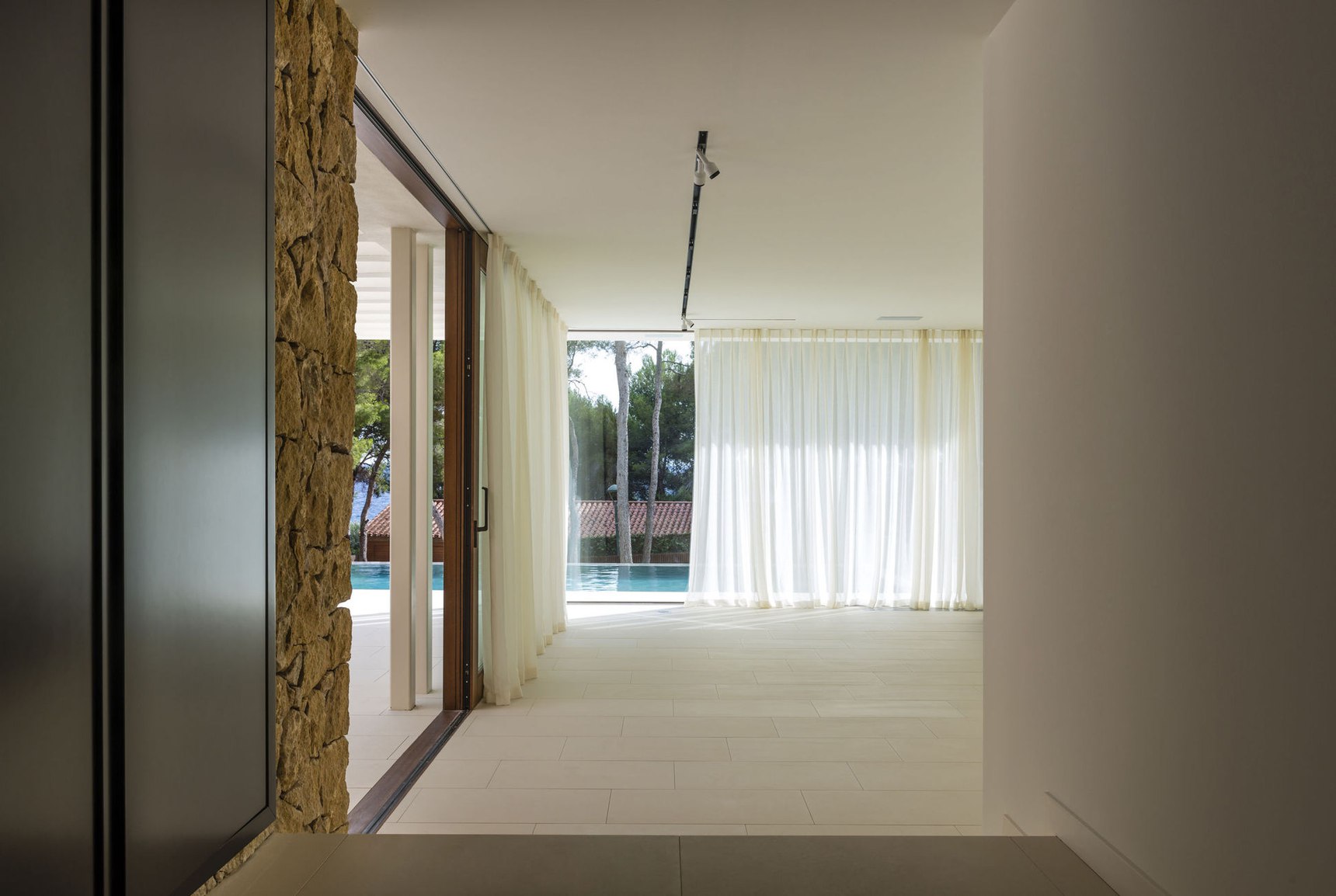 Villa T